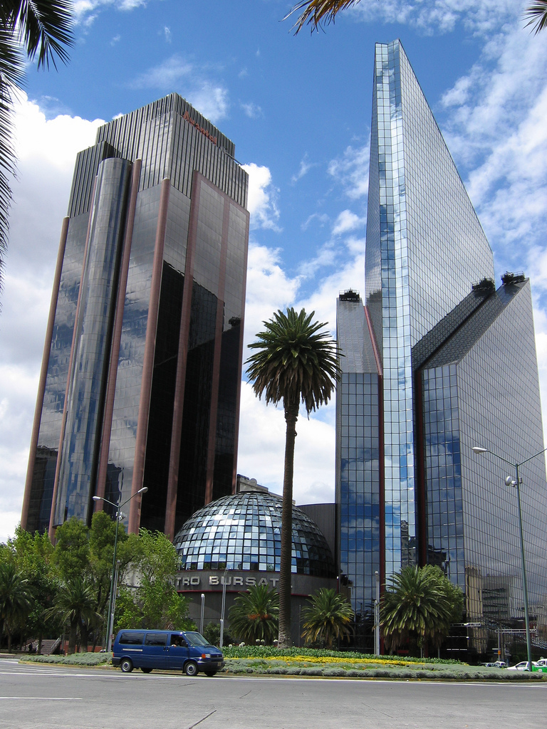 Edificio de la Bolsa Mexicana de Valores en Paseo de la Reforma, donde ocurrió la falla en la Bolsa Mexicana de Valores