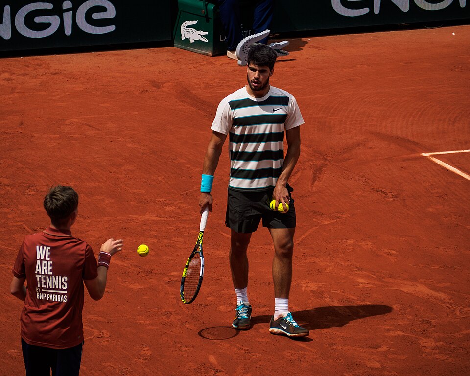 Carlos Alcaraz durante un partido de Roland Garros