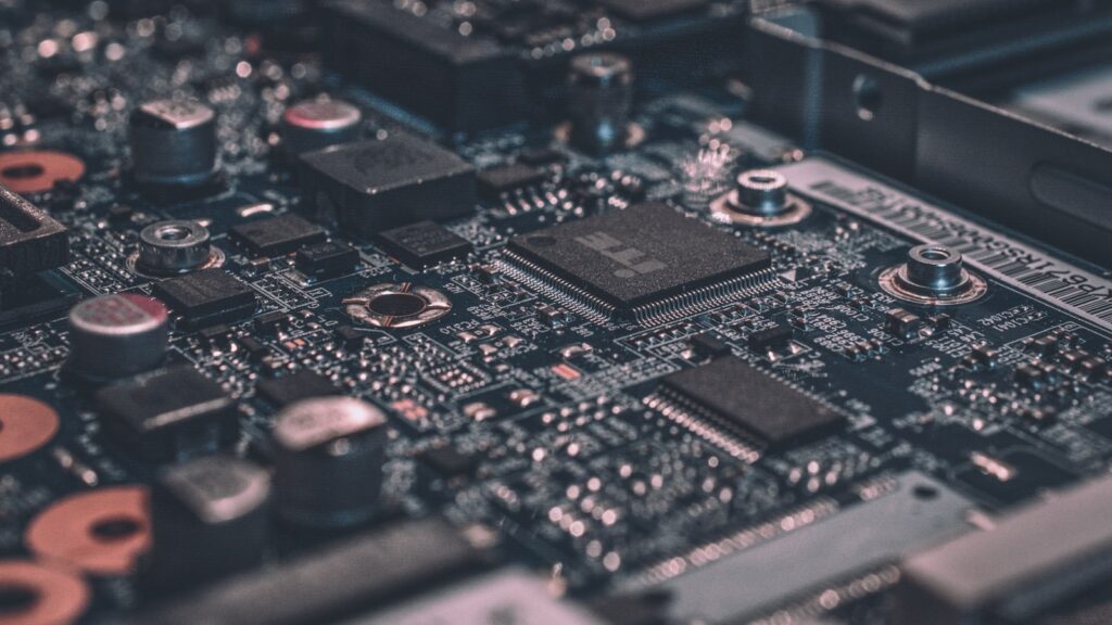 Circuitos y tecnología que representan la inteligencia artificial en el futbol