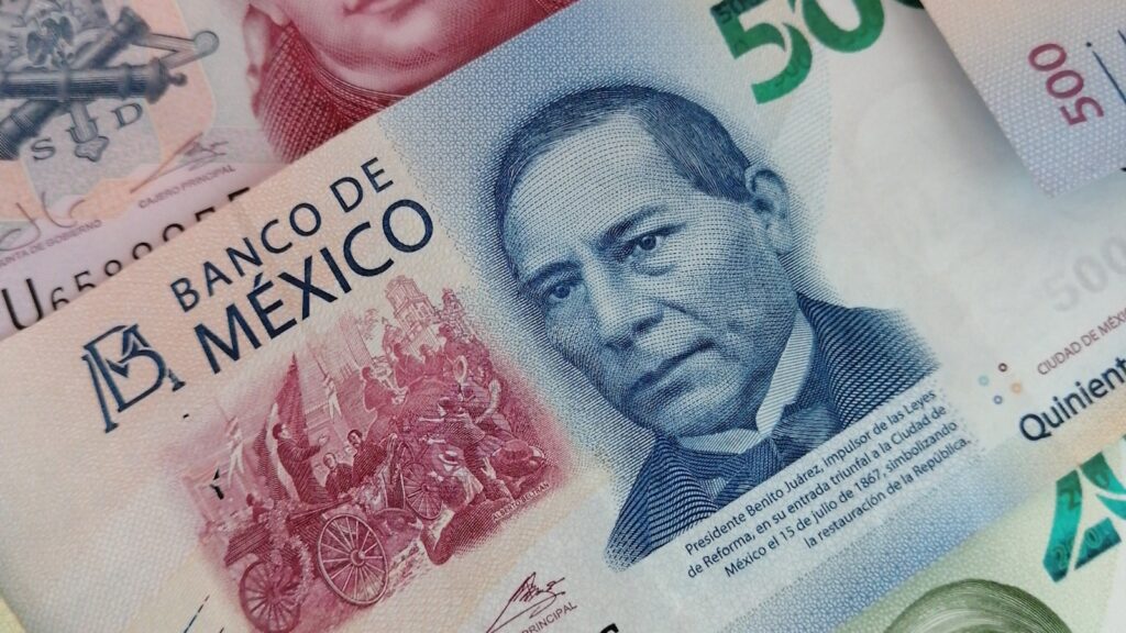 Billete de 500 pesos mexicanos que representa el ahorro y la inversión en Cetes