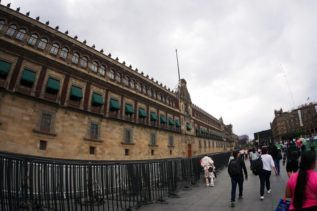 Fachada del Palacio Nacional en el Centro Histórico de la Ciudad de México