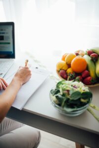 Dieta antiinflamatoria reduce hasta 29% el riesgo de demencia