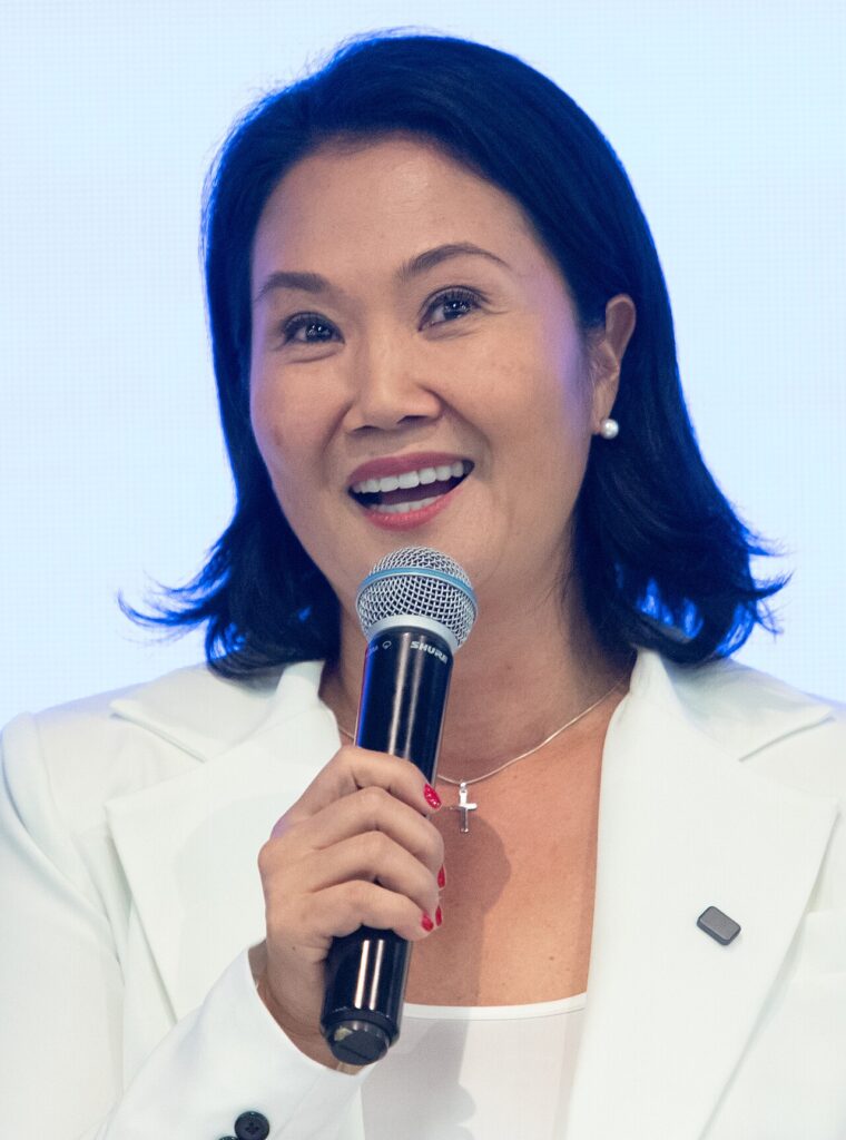 Keiko Fujimori durante una conferencia de prensa.