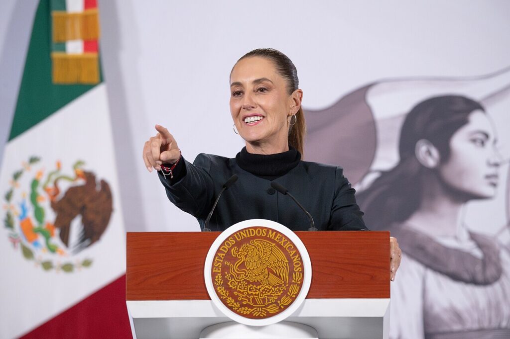 La presidenta Claudia Sheinbaum durante una conferencia de prensa en 2026