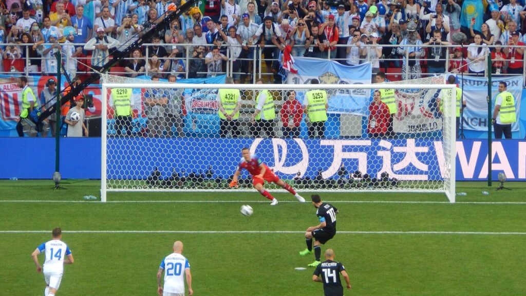Lionel Messi marcó el gol del empate y encendió la remontada de la Albiceleste.