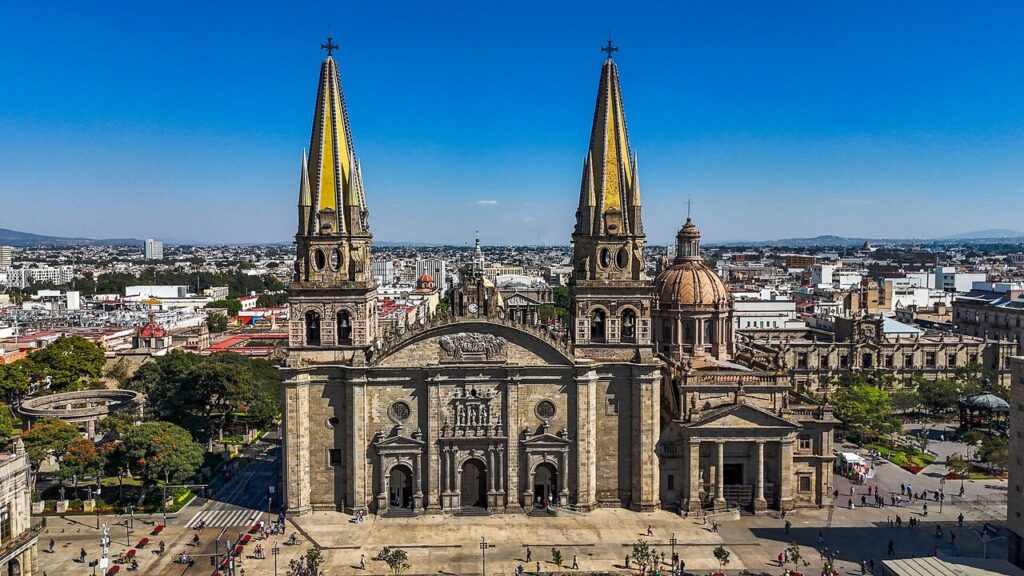 Vista del centro de Guadalajara, Jalisco, ciudad afectada por la crisis de agua turbia y maloliente