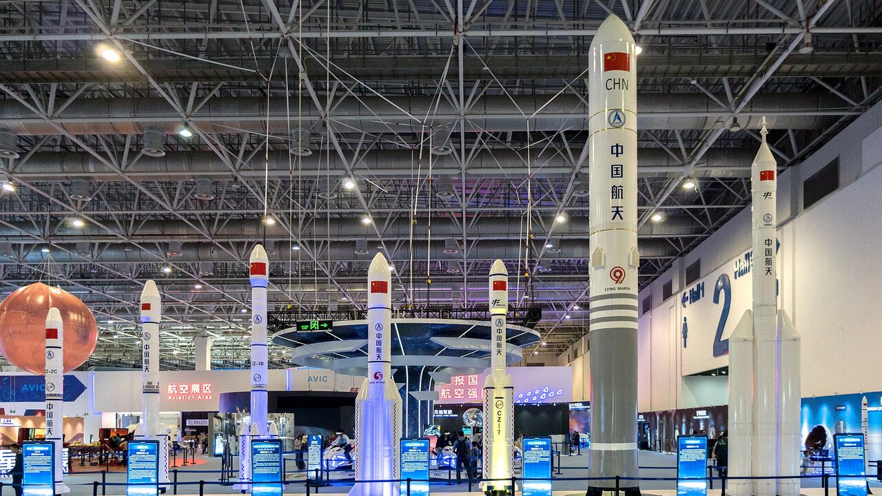 China recupera por primera vez el propulsor de un cohete orbital y acorta distancia con SpaceX