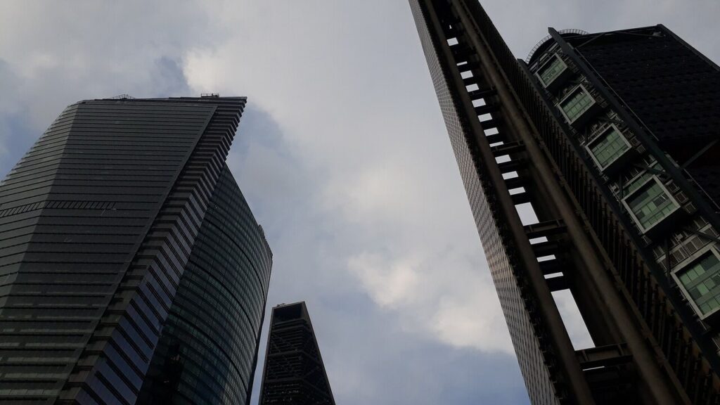 Fachada de una sucursal bancaria en la Ciudad de México